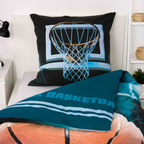 Ambiente Aufnahme vom Kopfkissen mit dem umgeschlagenen Bettbezug von der Herding Bettwäsche Basketball 135 x 200 cm 100% Baumwolle 2-teilig