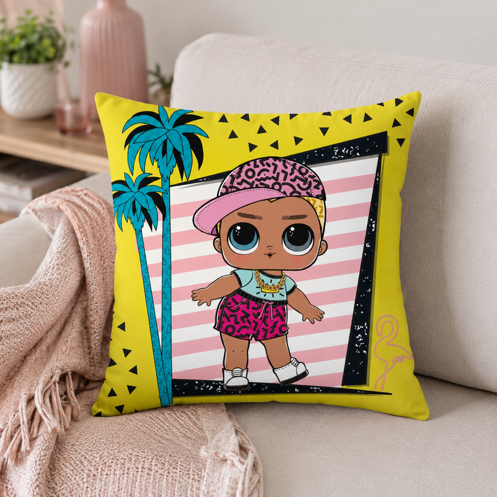 Ambiente Aufnahme vom L.O.L. Surprise Kissen Kuschelkissen Dekokissen LOL 40 x 40 cm auf einer Couch