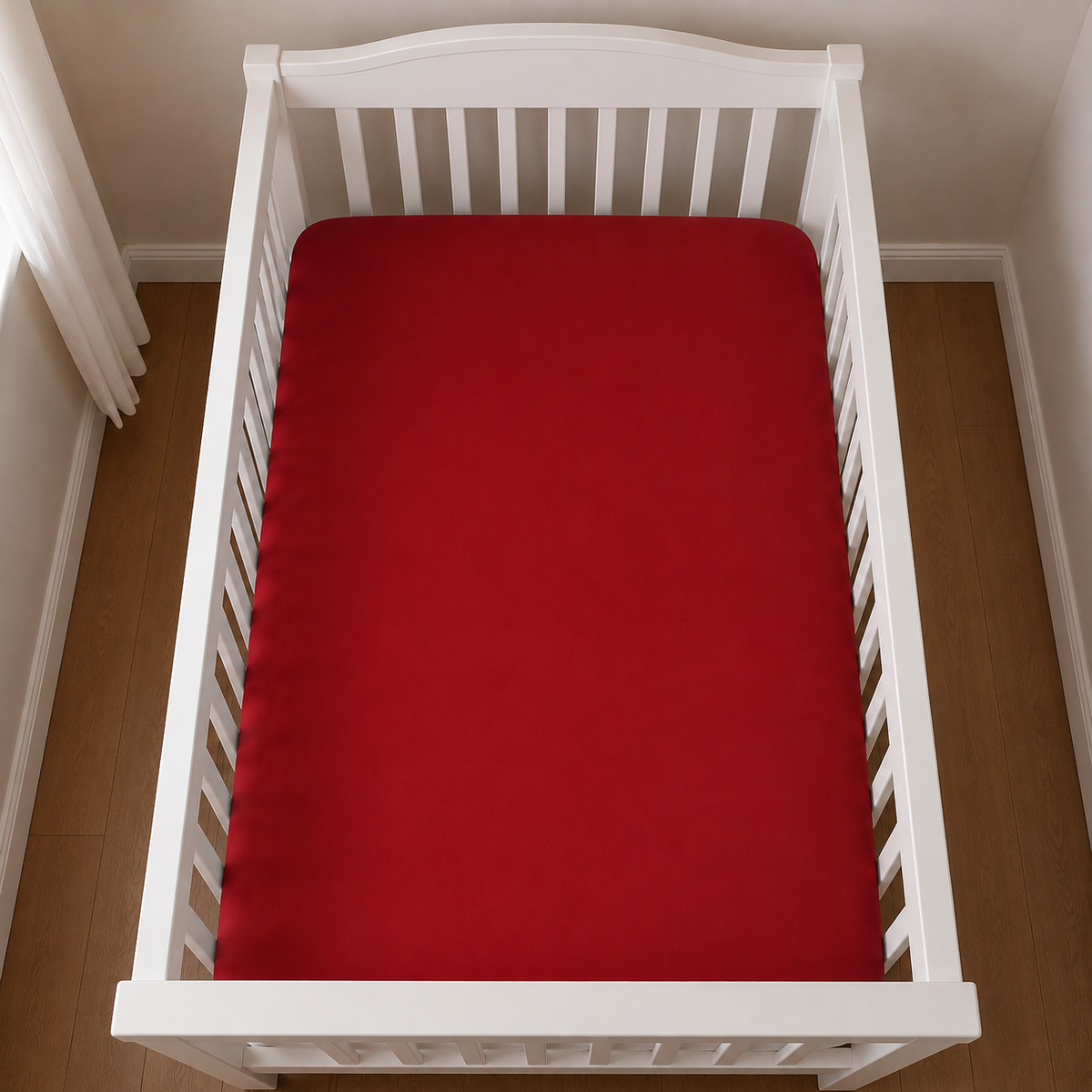 2er Set Baby Jersey Spannbetttuch 60x120 cm - 70x140 cm Rot Baumwolle aus der Vogelperspektive in einem Babybett dargestellt