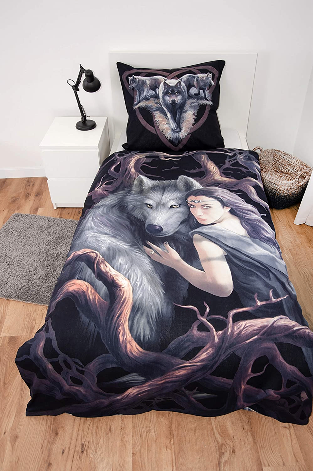 Ambiente Aufnahme vom Herding Bettwäsche Set 2 tlg. Anne Stokes 135 x 200 cm 100% Baumwolle in einem Bett