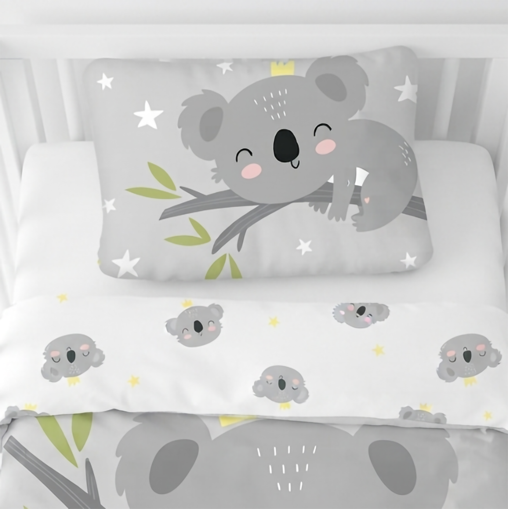 Nahaufnahme vom Kopfkissen von Baby Bettwäsche mit Koala 100x135 cm 40x60 cm 100% Baumwolle