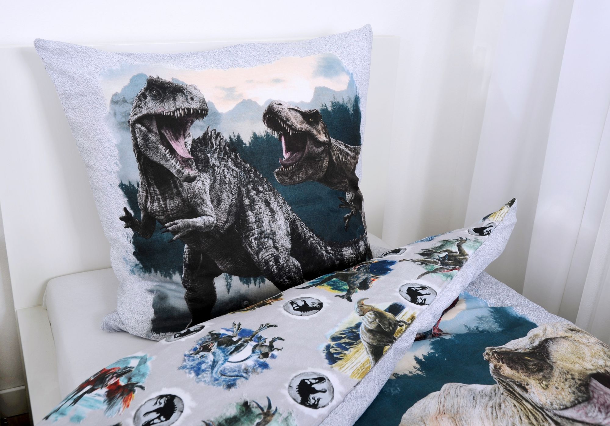 Jurassic World T-Rex Dinosaurier Wende Bettwäsche, 80 x 80 cm + 135 x 200 cm