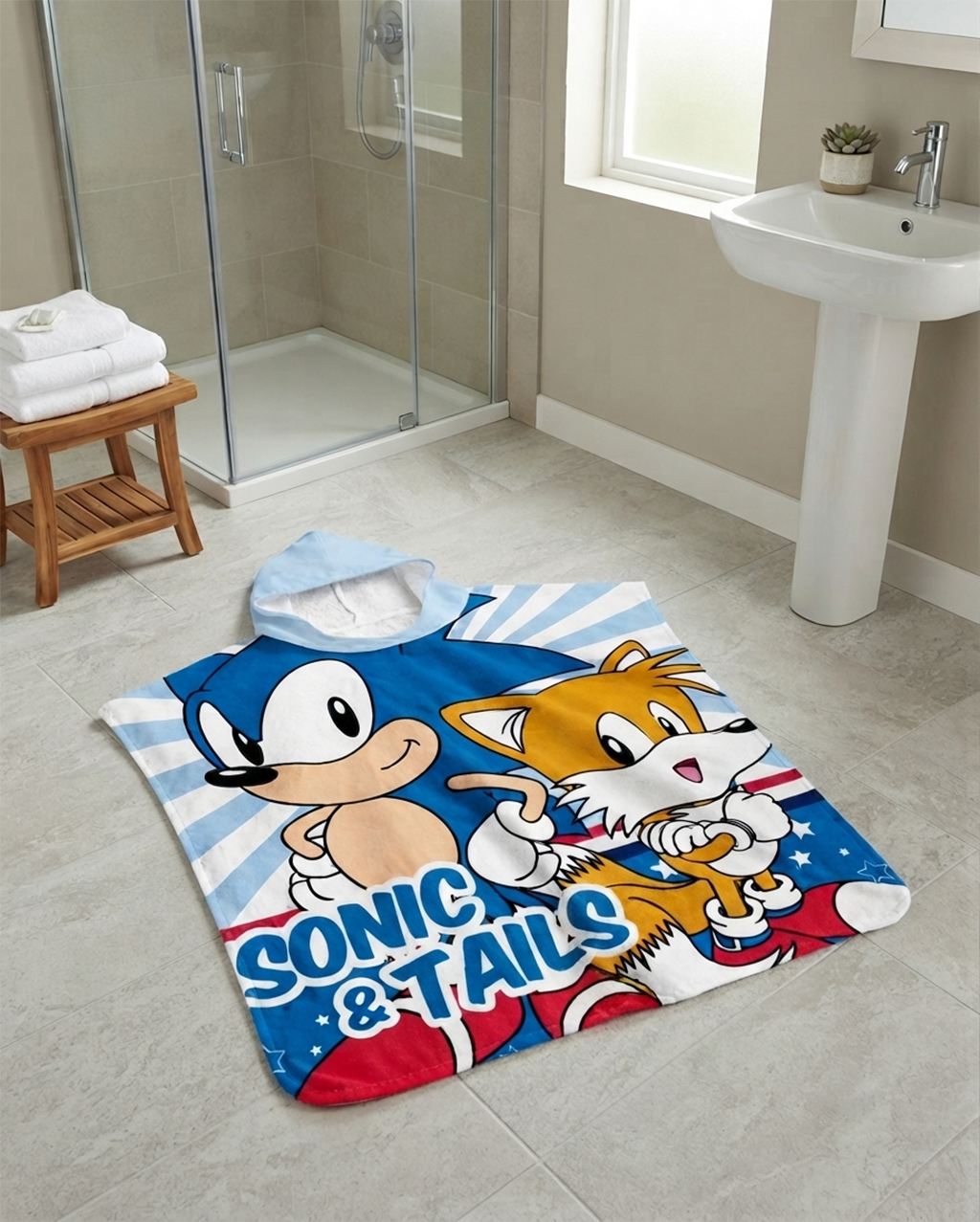Sonic The Hedgehog Badeponcho Kinder Poncho mit Kapuze 50 x 100cm auf einem Badezimmerboden