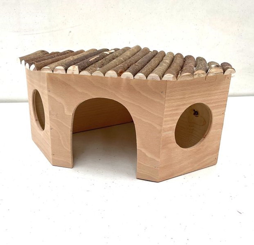 Hazelnut corner house for rabbits 42 cm 