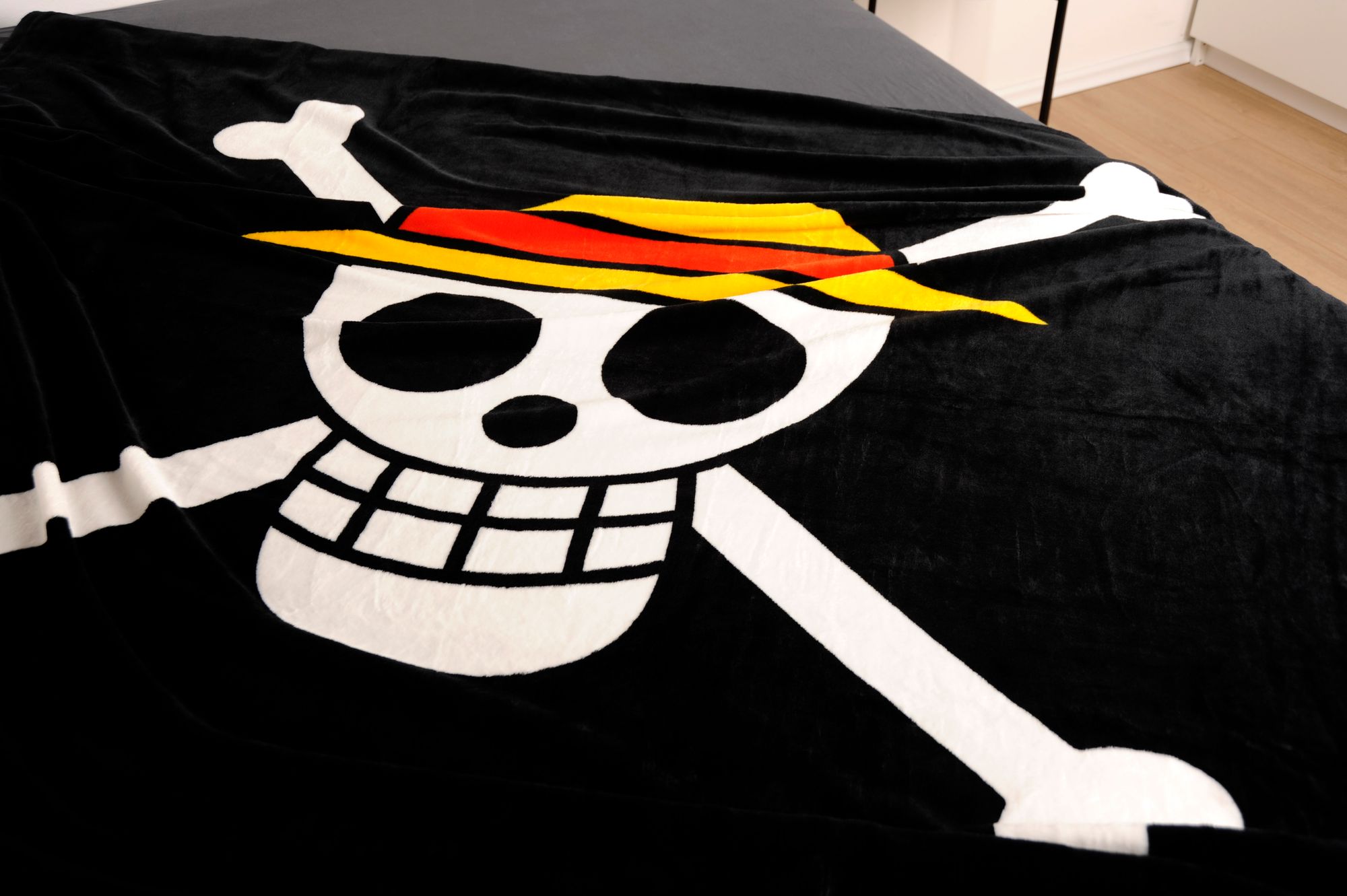 One Piece Flauschdecke Kuscheldecke 150 x 200 cm