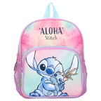 Die Frontalansicht des Disney Lilo und Stitch Kinderrucksacks. Das Design zeigt Stitch, der die Scrump Puppe umarmt, und den Schriftzug 'ALOHA' Stitch auf einem rosa-blau getönten Hintergrund.