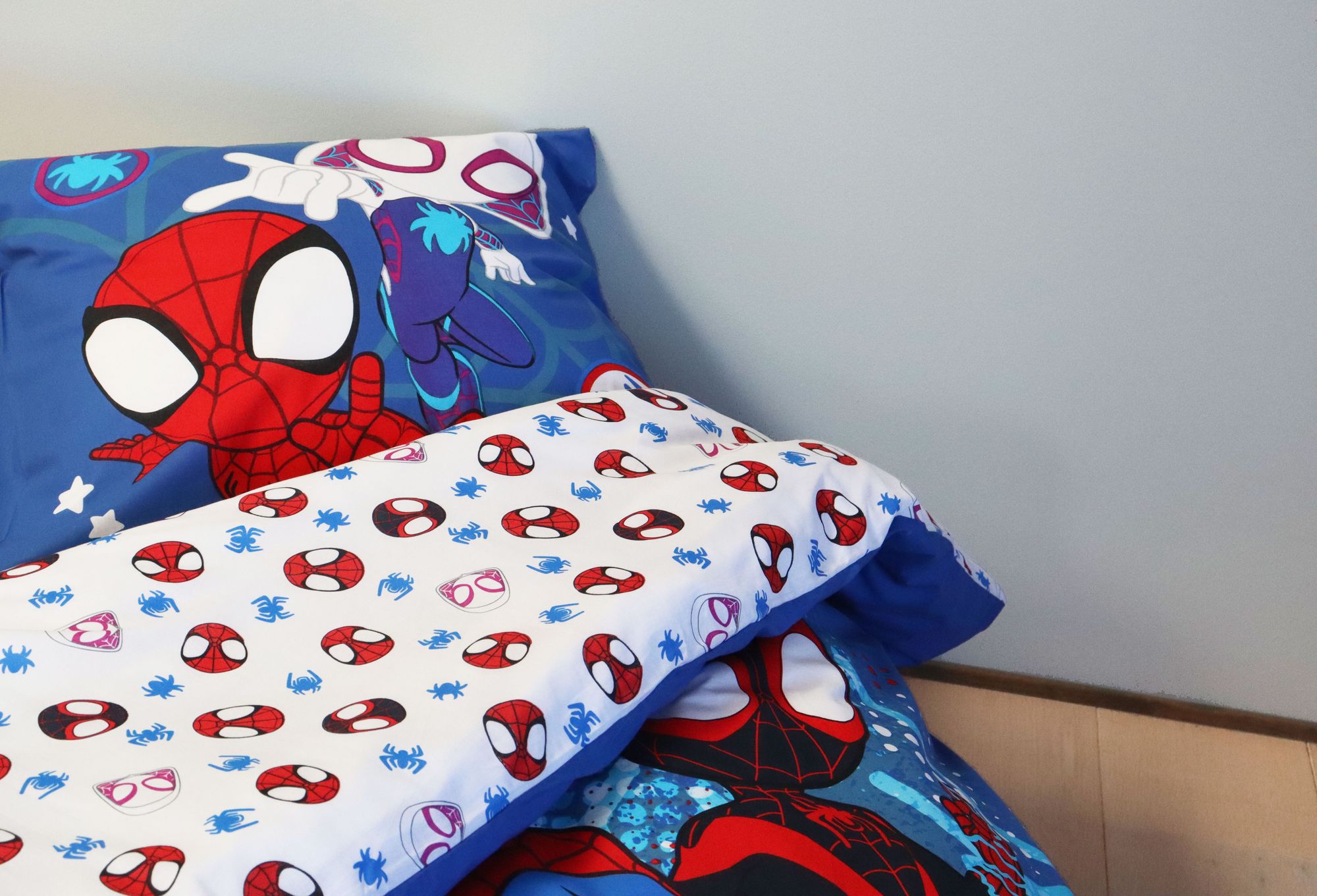 Spidey und seine Super-Freunde Wende-Bettwäsche Set 135 x 200 cm