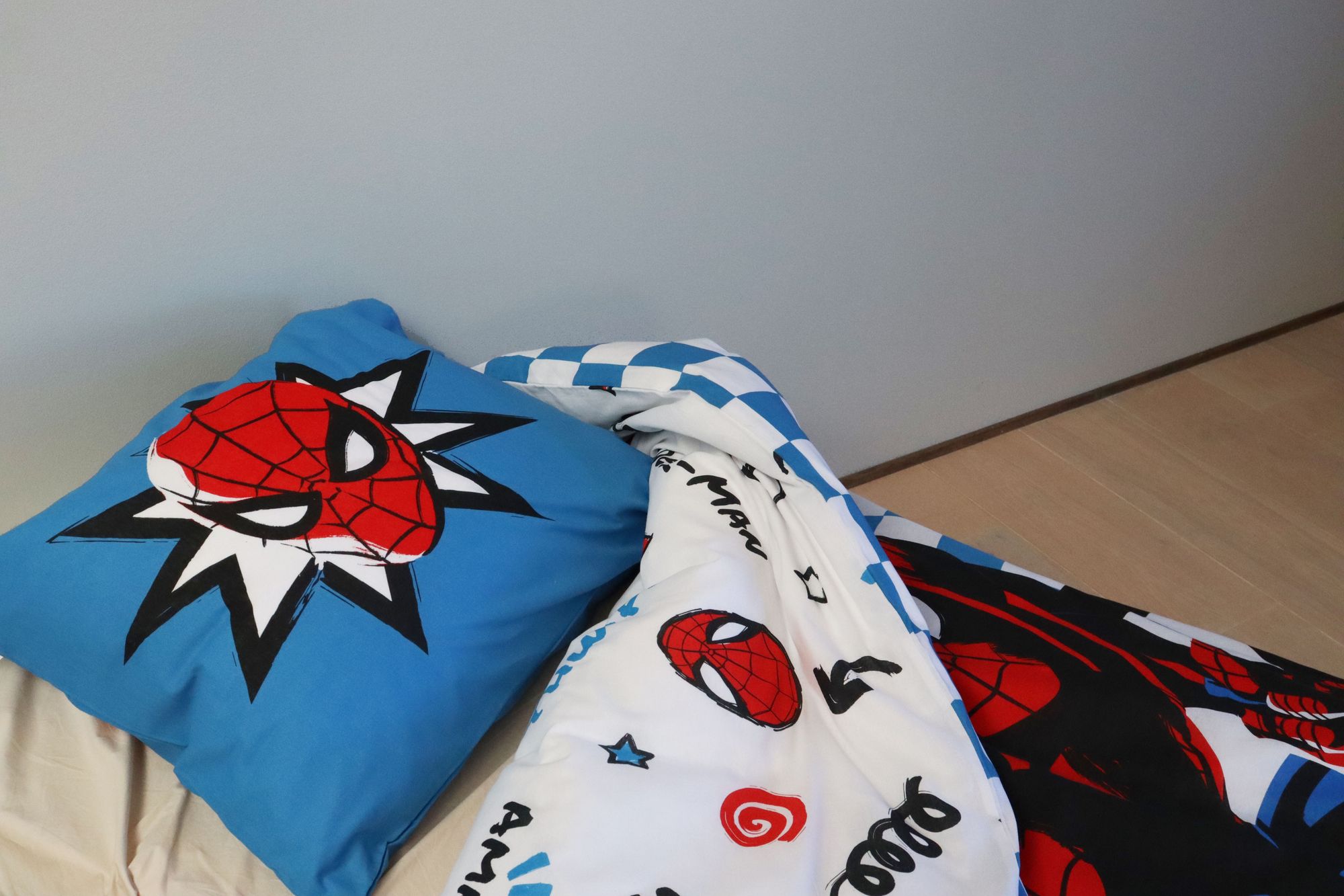 Spider-Man Wende-Bettwäsche Set "Helden-Power" 135x200cm