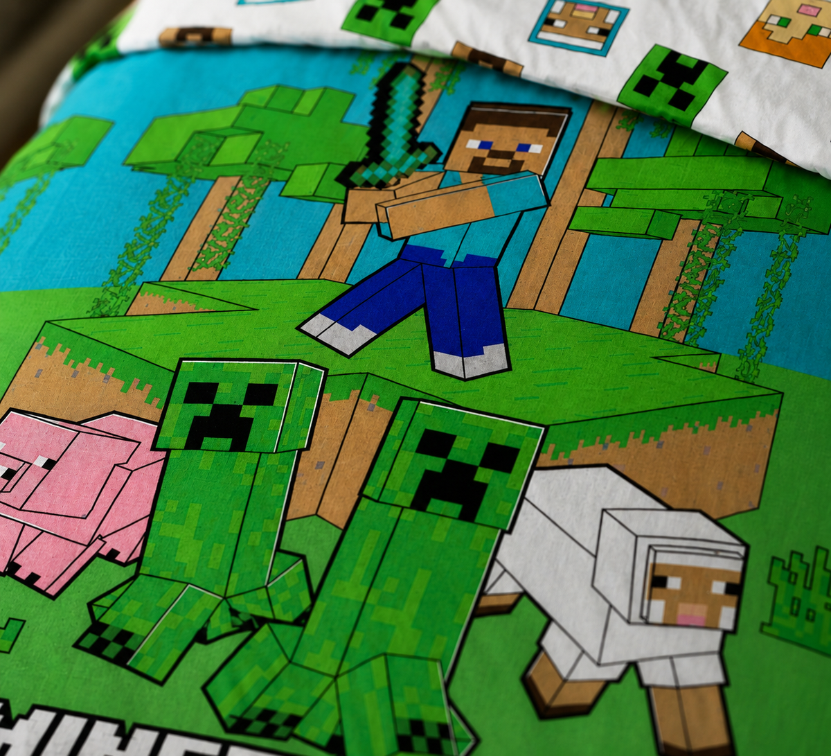 Nahaufnahme des Designs vom Minecraft Bettwäsche-Set Jungle Explore 135x200cm + 80x80cm Baumwolle
