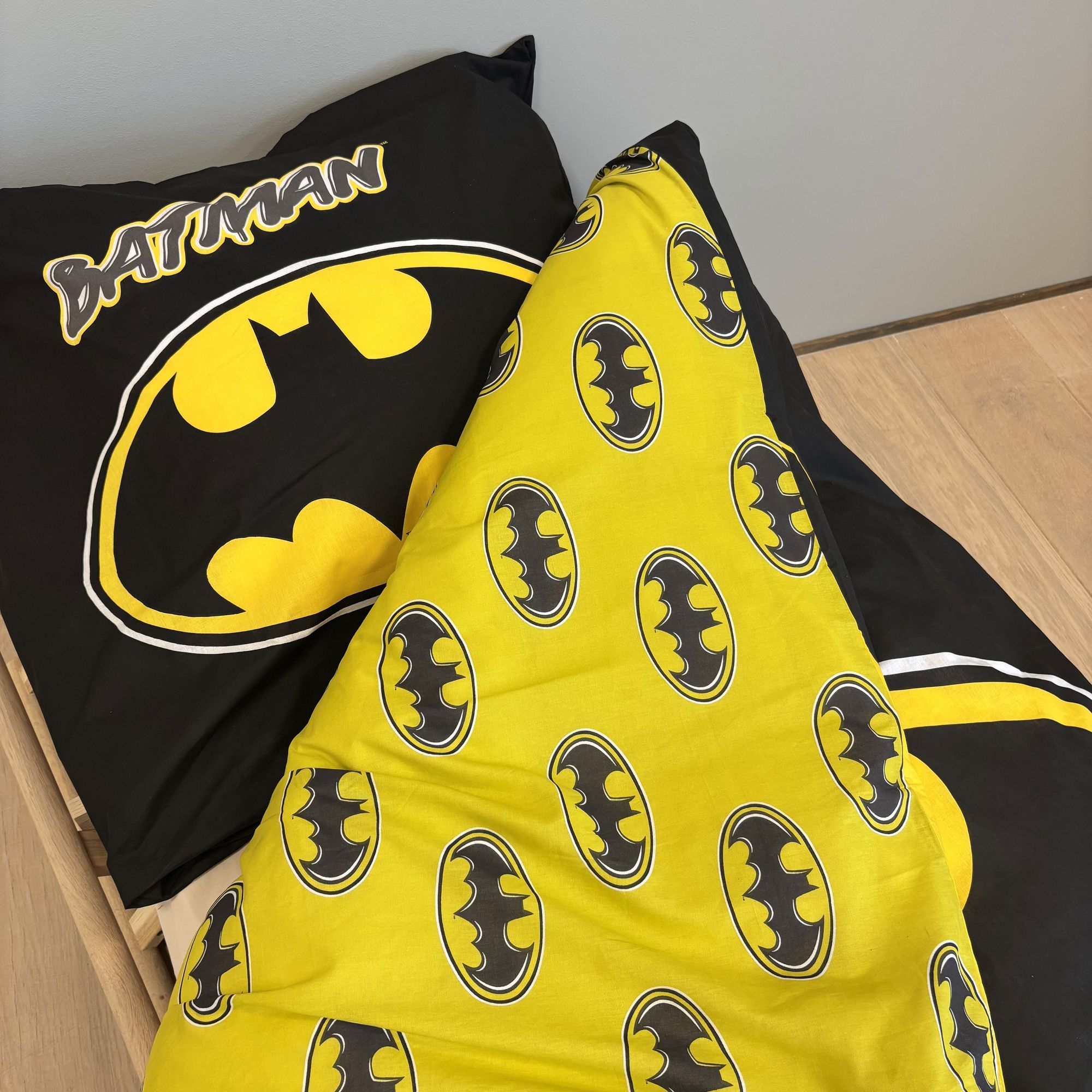 Batman Dark Knight Logo Bettwäsche 135 x 200 cm 100% Baumwolle