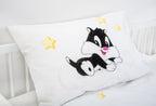Herding Looney Tunes Baby Bettwäsche 2 tlg 100 x 135 cm 100% Baumwolle Sylvester auf dem Kopfkissen, umgeben von Sternen