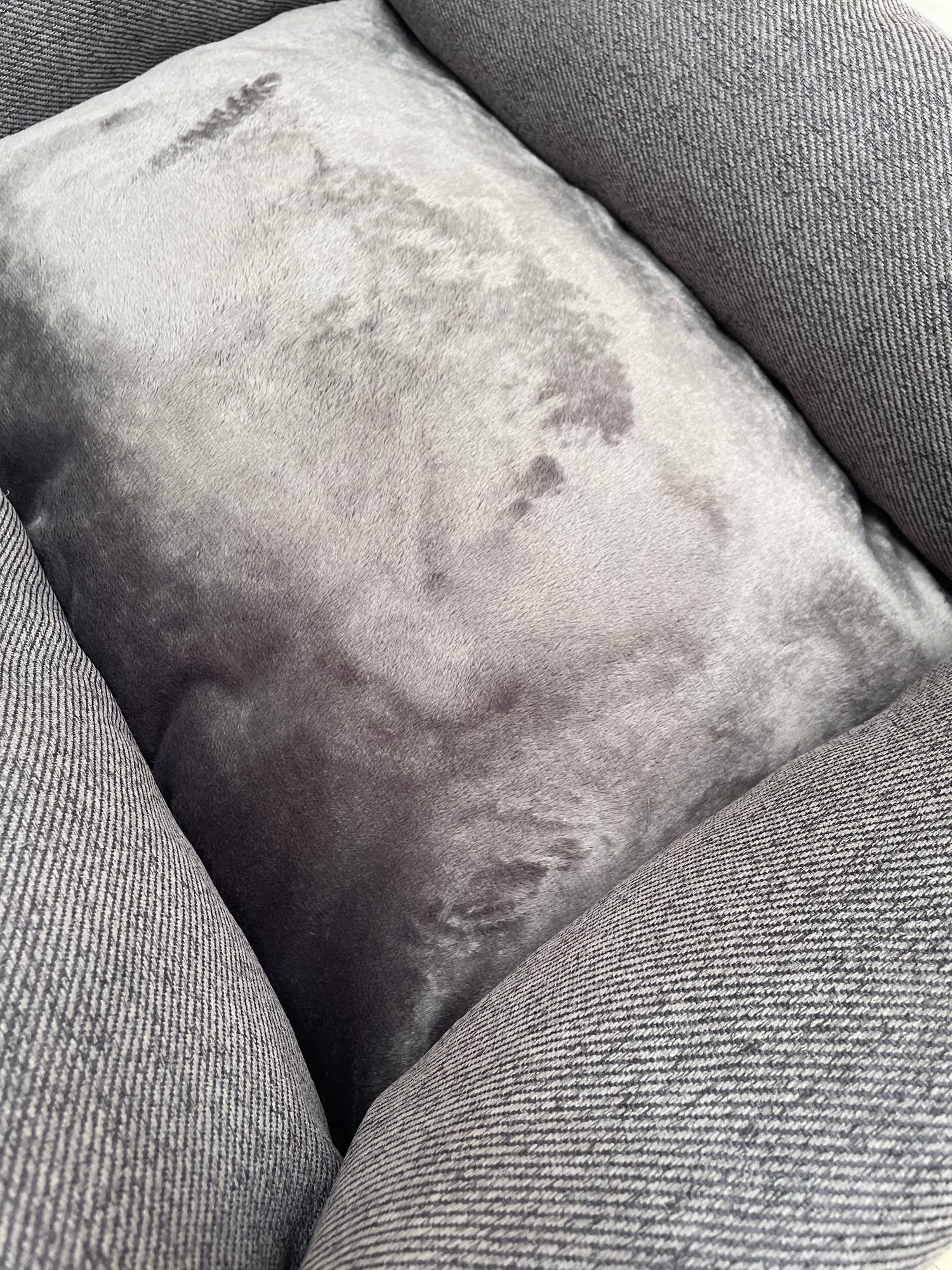 Hundebett Katzenbett / S, L, XL / Graphite Nahaufnahme vom Stoff