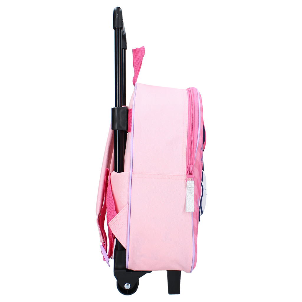 Seitenansicht des rosa Kinder-Trolleys Minnie Mouse, die das flache Profil mit einer Tiefe von 11 cm, den Reißverschluss und die Räder am Boden zeigt.