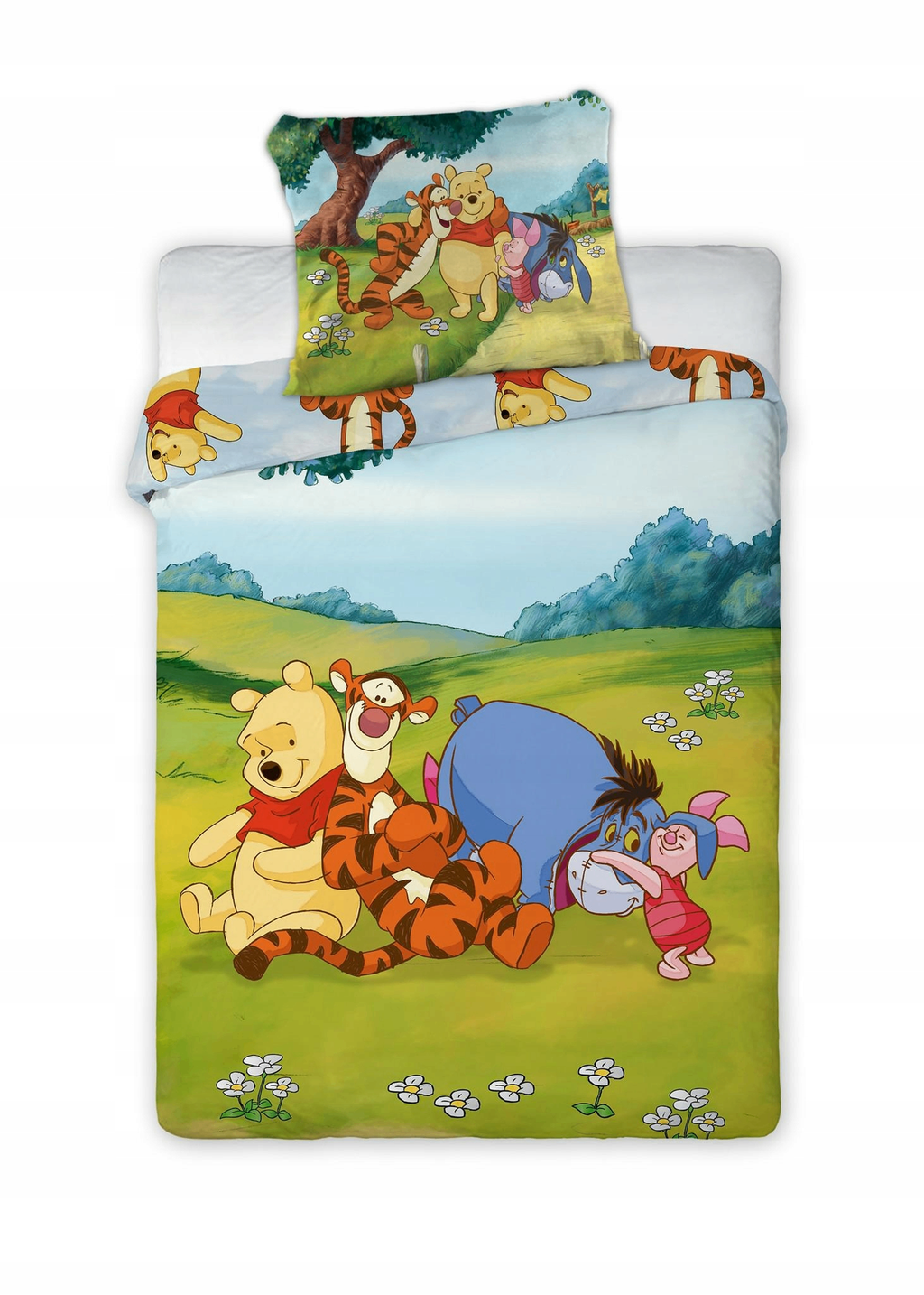 Frontansicht eines Pooh‑Bettwäsche‑Sets mit Pooh, Tigger, Ferkel und I-Aah auf Wiese, farbenfroher Hintergrund und passendem Kissen.