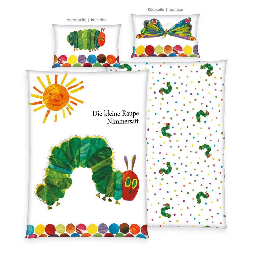 Produktübersicht der freigestellten Kinderbettwäsche mit Beschriftungen für Vorder- und Rückseite; veranschaulicht das Hauptmotiv mit Sonne auf der Vorderseite und das Allover-Punktemuster auf der Rückseite sowie die beiden Kissen-Designs.