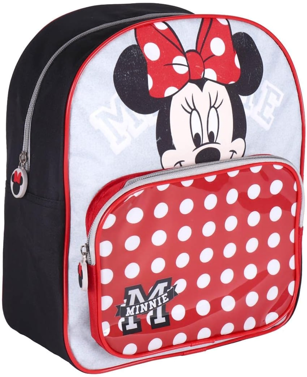 Schräge Vorderansicht des Rucksacks mit Minnie-Mouse-Motiv auf glitzernd grauem Grund und roter Fronttasche im weißen Punkte-Design.