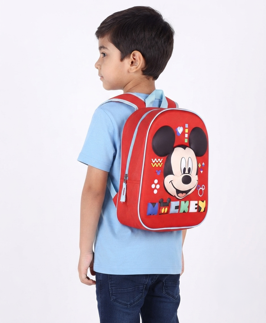 Disney Mickey Mouse 3D Rucksack für Kinder Rot Vorschule Kindergarten auf dem Rücken eines Jungen