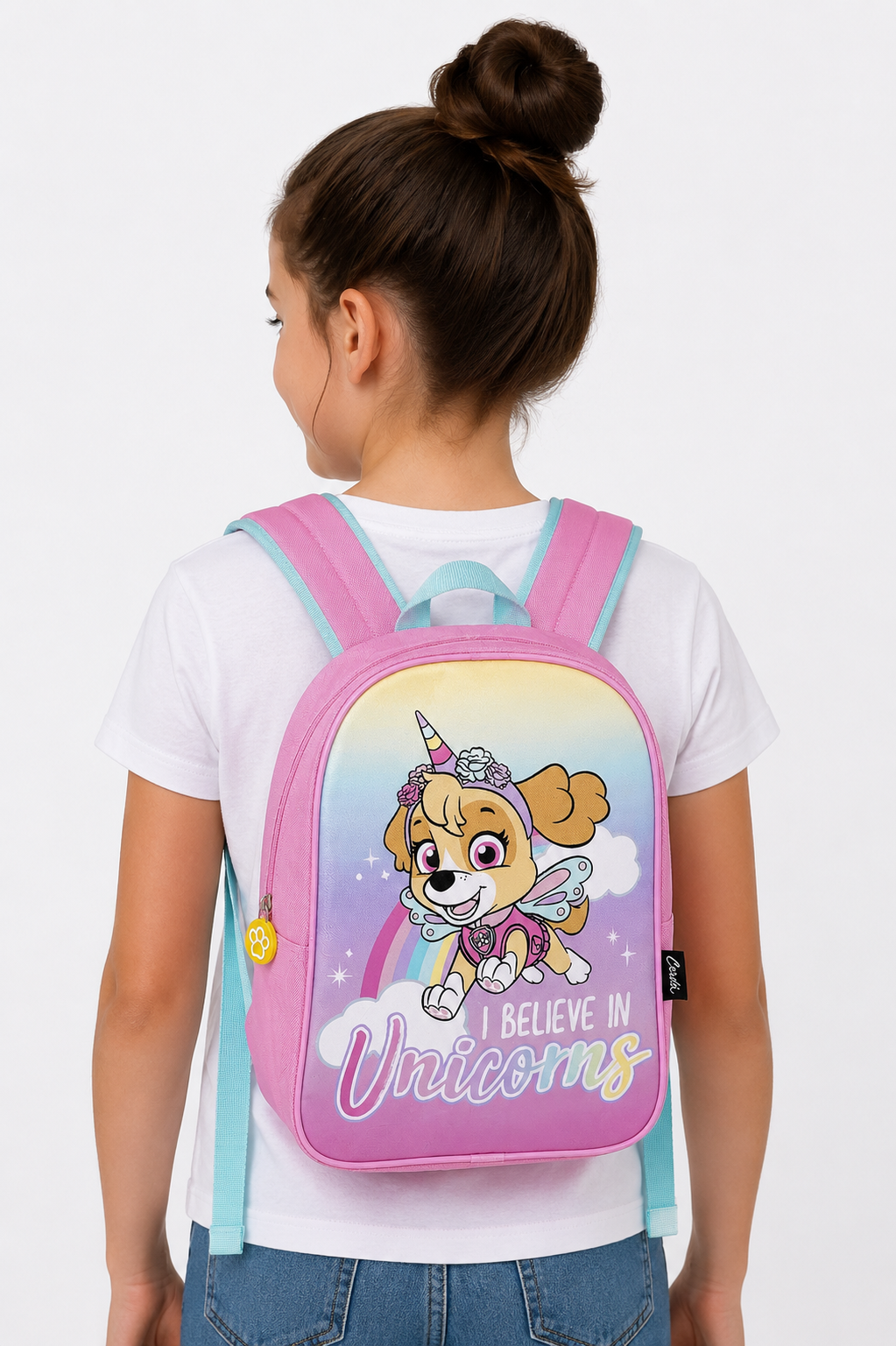 Paw Patrol Skye Unicorn Rucksack für Kinder Vorschule Kindergarten auf dem Rücken eines Mädchens