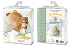 Vorder- und Rückseite der Produktverpackung des Bettwäsche-Sets „Cuddles“ mit Bärenmotiv, Größenangaben und Oeko-Tex Siegel.