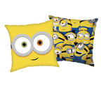 Freigestelltes Minions-Wendekissen vor schwarzem Hintergrund mit Bobs Gesicht vorne und Minions-Wimmelbild hinten.