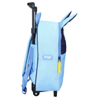 Seitenansicht des blauen Bluey Trolley-Rucksacks mit „Bluey“-Schriftzug und ausgefahrenem Teleskopgriff.