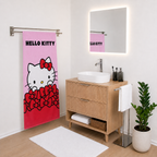 Ambiente Aufnahme vom Hello Kitty Duschtuch Badetuch Strandtuch 90 x 170 cm / 100% Baumwolle in einem Badezimmer.