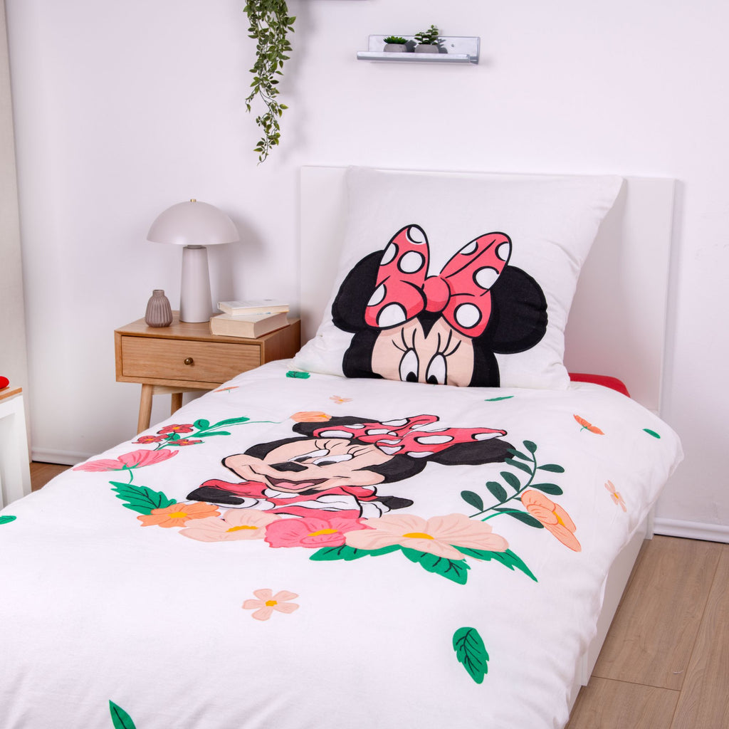 Ambiente Aufnahme der Vorderseite vom Design von der Disney's Minnie Mouse Flanell-Bettwäsche 135x200 + 80x80 cm Baumwolle