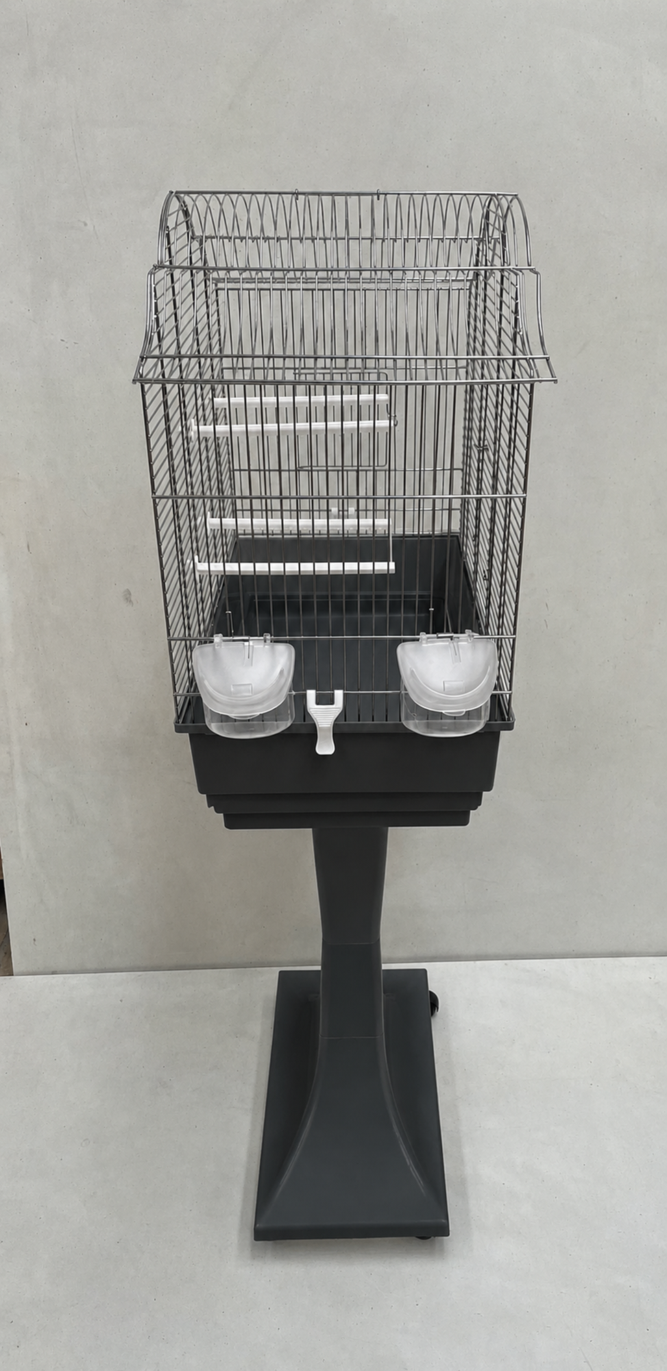 Studio-Aufnahme von der Seite vom Mega Vogelkäfig Wellensittich Kanarien mit Ständer - Anthrazit/Chrom